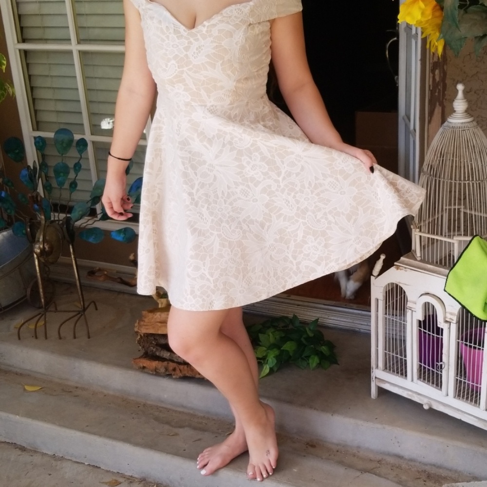 Dress - Picture 2 of 2